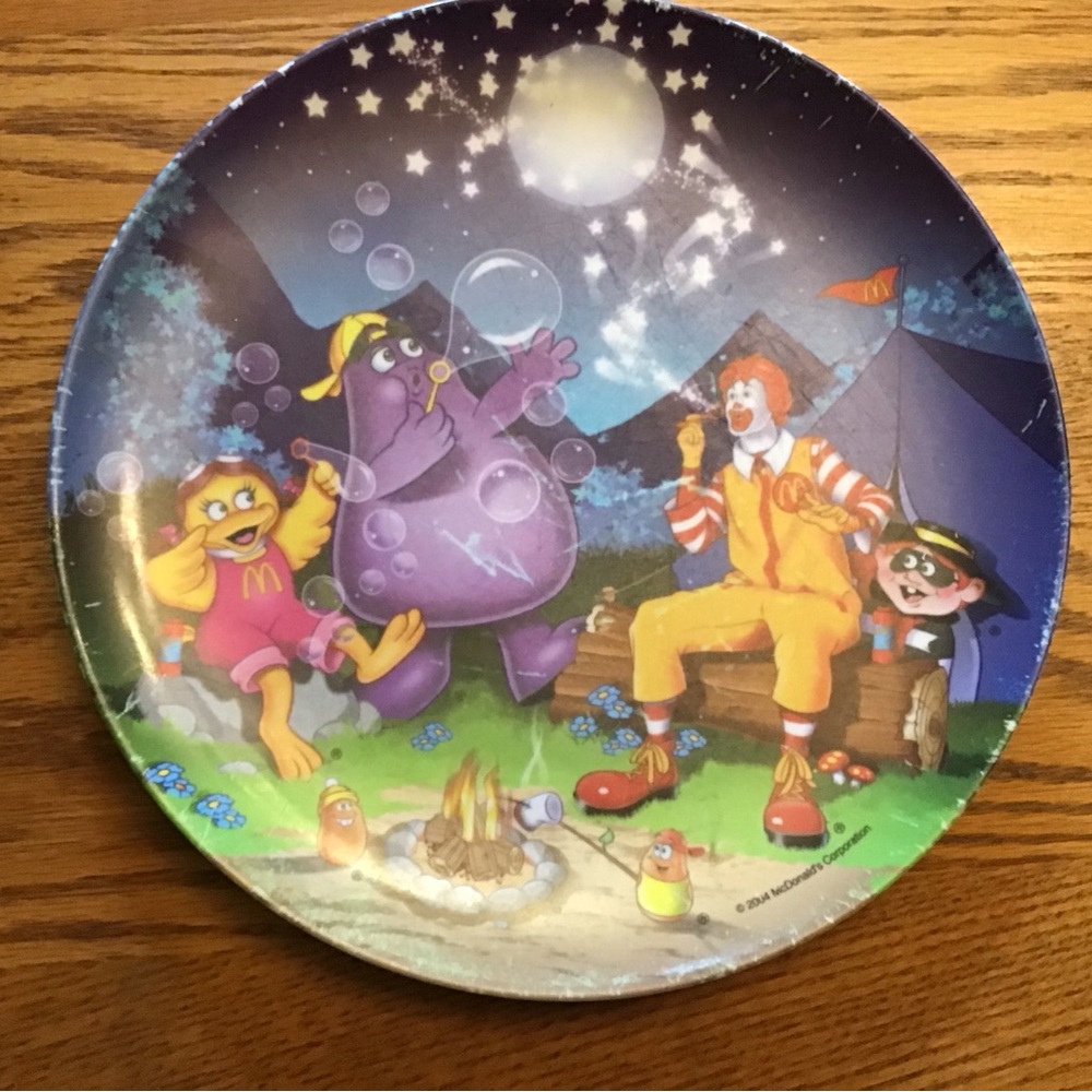 🍽️ ★❦꒒ik୧⌵♡⌵N୧w❦★ AUCTION PRICE👩🏻‍⚖️ Camp Out Bubbles Plastic Melamine Plate